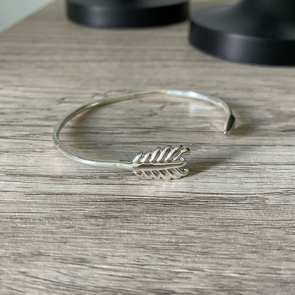 Stella & Dot Gilded Arrow Bracelet - Picture 2 of 7